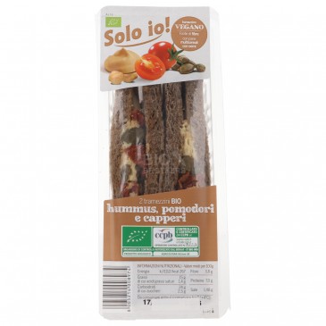 Tramezzini Bio con hummus pomodori e capperi Tramezzini Bio con hummus pomodori e capperi